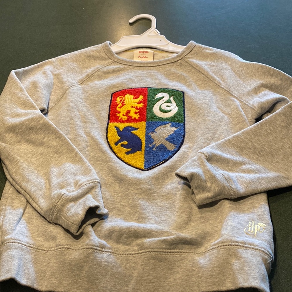Harry Potter Hogwarts crest, Mini Boden sweatshirt. Worn once! Size 8-9 yrs.